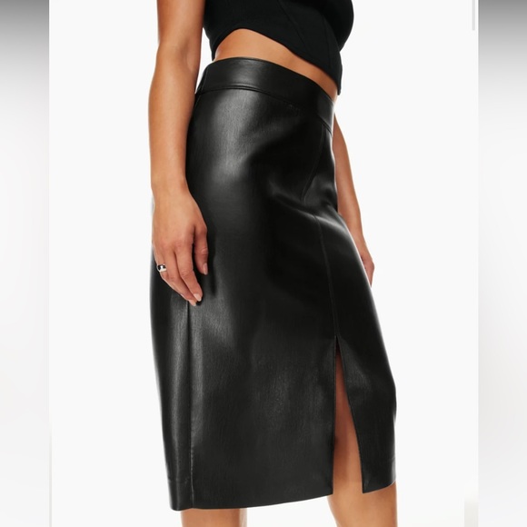 Aritzia Pegu Skirt black faux leather - Picture 6 of 7